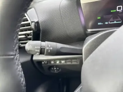 Photo 27 Citroën C4 e- 136 ch Automatique