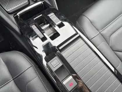 Photo 71 Citroën C4 e- 136 ch Automatique