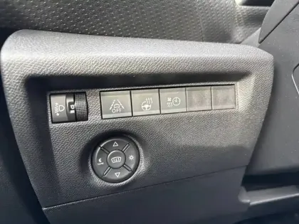 Photo 26 Citroën C4 e- 136 ch Automatique