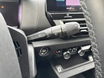 Photo 54 Citroën C4 e- 136 ch Automatique