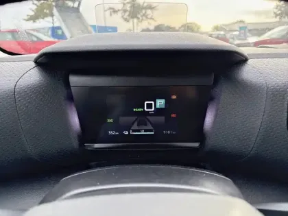 Photo 67 Citroën C4 e- 136 ch Automatique