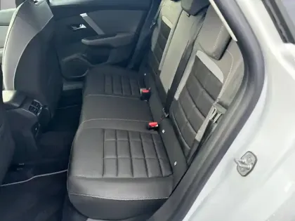 Photo 11 Citroën C4  Hybride 145 e-DCS6