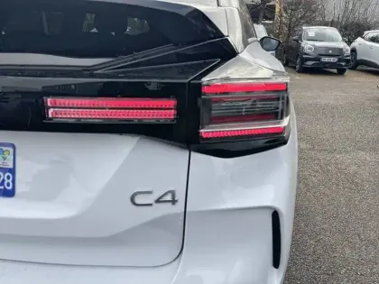 Photo 16 Citroën C4  Hybride 145 e-DCS6