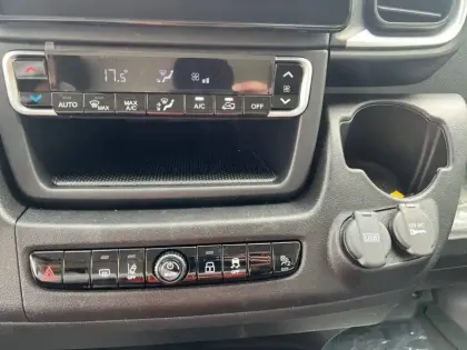 Photo 38 Citroën Jumper  FOURGON TOLE 35 L2H2 140 S&S BVA8