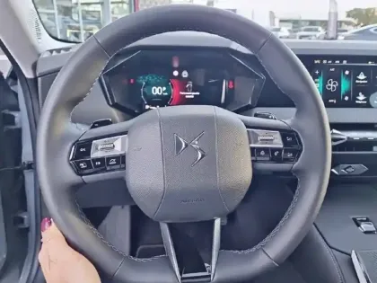 Photo 8 DS DS 4 N°4 Hybride 145 e-DCT6