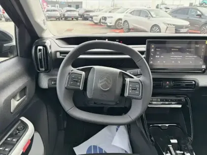 Photo 8 Citroën C3 Aircross  Hybride 145 e-DCS6