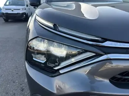 Photo 40 Citroën C4 e- 136 ch Automatique