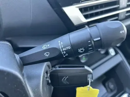 Photo 24 Citroën C4 e- 136 ch Automatique