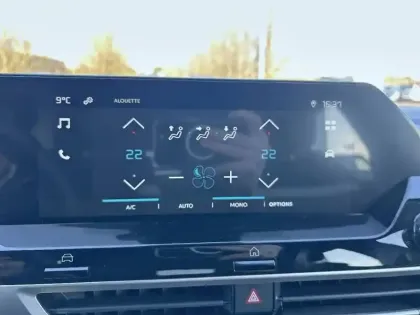 Photo 14 Citroën C4 e- 136 ch Automatique