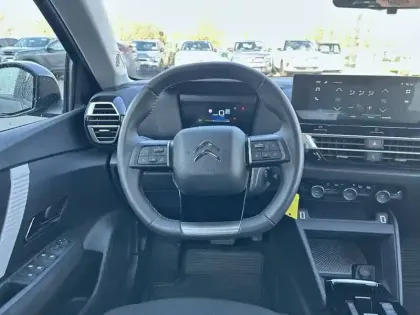 Photo 8 Citroën C4 e- 136 ch Automatique