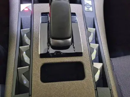 Photo 48 DS DS 7 DS7 Crossback Hybride E-Tense 225 EAT8