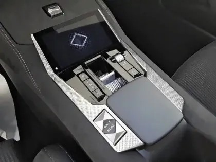 Photo 53 DS DS 4  PureTech 130 EAT8