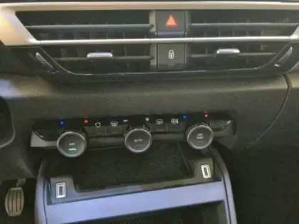 Photo 14 Citroën C4  PureTech 100 BVM6