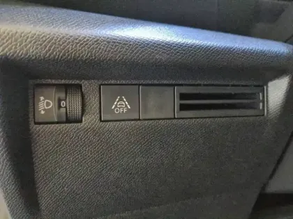 Photo 39 Citroën C4 Gén. III Ph1 NG YOU 5