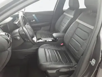 Photo 10 Citroën C4 e- 136 ch Automatique