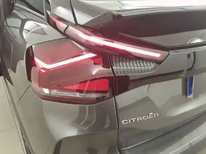 Photo 16 Citroën C4 e- 136 ch Automatique