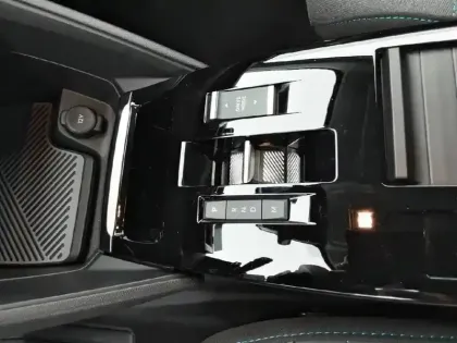 Photo 13 Citroën C4  BlueHDi 130 EAT8