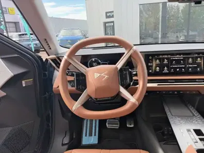 Photo 8 DS DS 8 DS N°8 245 ch FWD Long Range