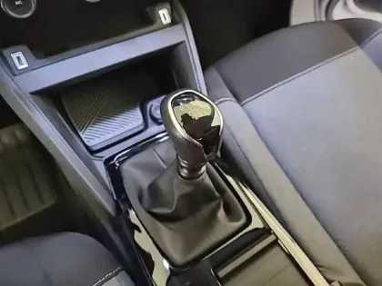 Photo 13 Citroën C4  PureTech 100 BVM6