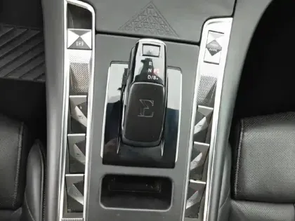 Photo 13 DS Ds 7 DS7 Crossback Hybride E-Tense 300 EAT8 4x4