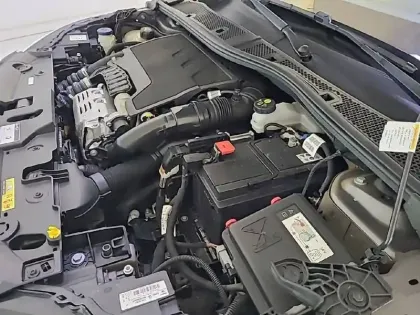 Photo 14 Peugeot 208  PureTech 100 S&S EAT8