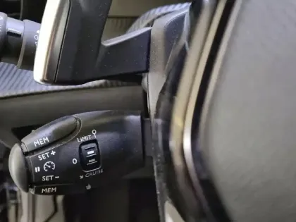 Photo 25 Peugeot 208  PureTech 100 S&S EAT8