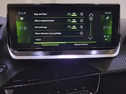 Photo 20 Peugeot 208  PureTech 100 S&S EAT8