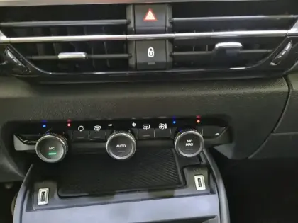 Photo 24 Citroën C4  BlueHDi 110 S&S BVM6