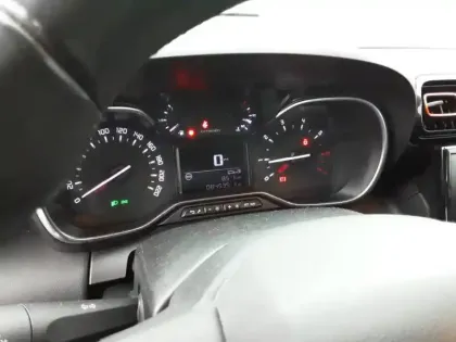 Photo 9 Citroën C3 Aircross  PureTech 82 BVM5