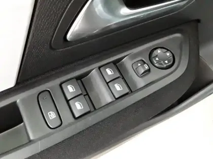 Photo 11 Citroën C4  PureTech 100 BVM6