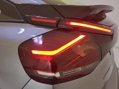 Photo 16 Citroën C4  BlueHDi 130 EAT8