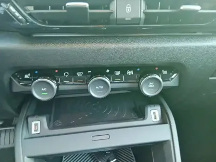 Photo 17 Citroën C4  BlueHDi 130 EAT8