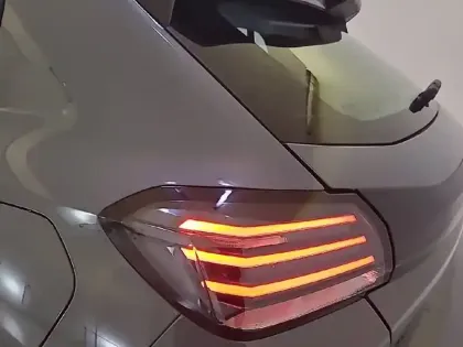 Photo 16 Peugeot 208  PureTech 75 S&S BVM5