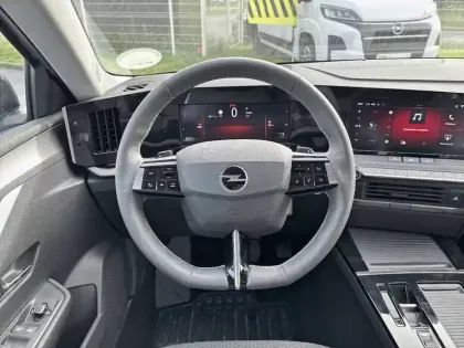 Photo 8 Opel Astra  1.2 Turbo 130 ch BVA8