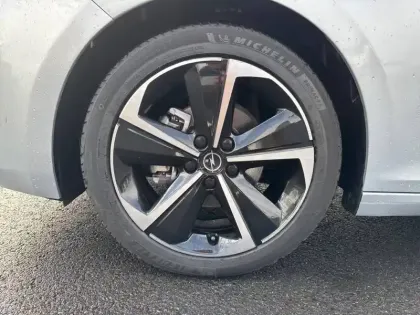 Photo 12 Opel Astra  1.2 Turbo 130 ch BVA8