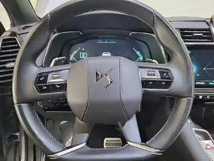 Photo 8 DS Ds 7 DS7 Crossback Hybride E-Tense 300 EAT8 4x4