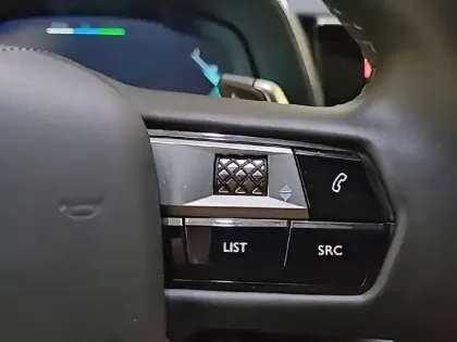 Photo 66 DS DS 7 DS7 Crossback Hybride E-Tense 300 EAT8 4x4
