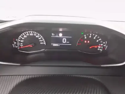 Photo 46 Peugeot 2008  PureTech 100 S&S BVM6