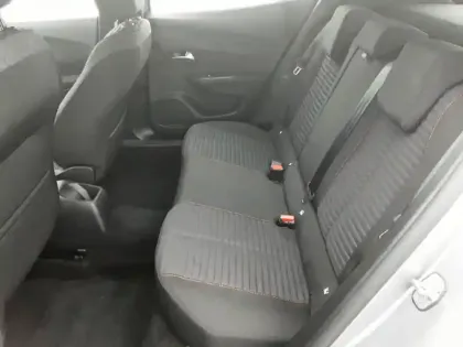 Photo 43 Peugeot 2008  PureTech 100 S&S BVM6