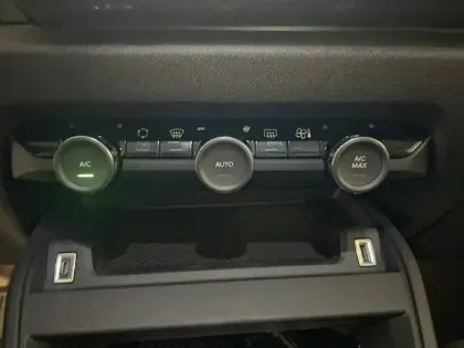 Photo 17 Citroën C4  BlueHDi 130 EAT8