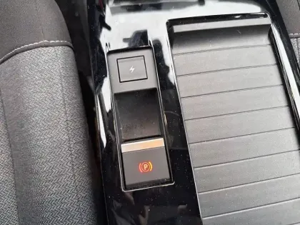 Photo 14 Citroën C4 e- 136 ch autonomie standard  Automatique