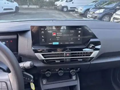 Photo 19 Citroën C4 e- 136 ch autonomie standard  Automatique