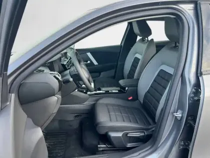 Photo 10 Citroën C4  Hybride 145 e-DCS6