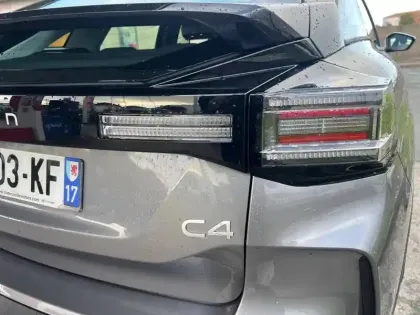 Photo 16 Citroën C4  Hybride 145 e-DCS6