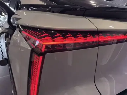 Photo 35 DS DS 8 Gén. I Ph1 Etoile 5