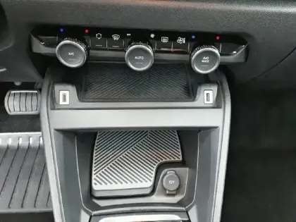 Photo 22 Citroën C4  BlueHDi 130 EAT8