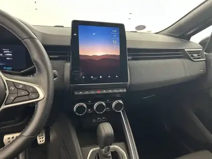 Photo 11 Renault Clio  E-Tech full hybrid 145 ch GSR2