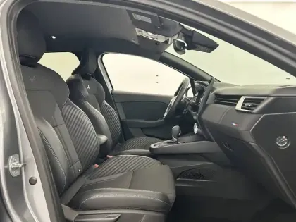 Photo 13 Renault Clio  E-Tech full hybrid 145 ch GSR2