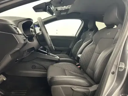 Photo 9 Renault Clio  E-Tech full hybrid 145 ch GSR2