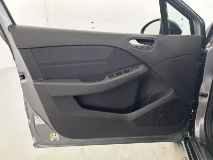 Photo 10 Renault Clio  E-Tech full hybrid 145 ch GSR2